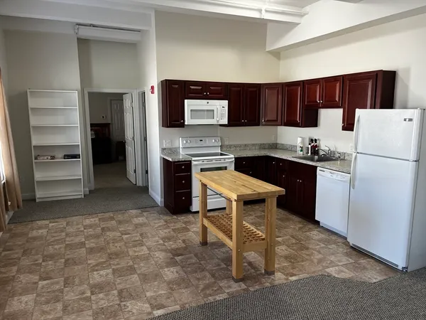 $1,900 | 68 Spring Street, Unit 200, Mansfield, MA 02048