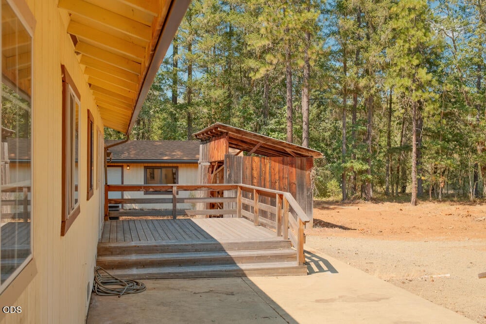 3781 Dick George Road Cave Junction, OR 97523 - Photo 9 of 31 Gallery Image 9
