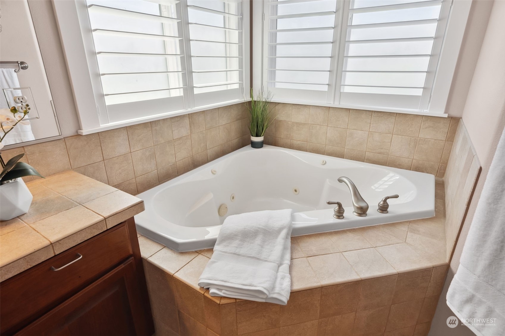 8201 Eagle Ridge Lane Southeast Olympia, WA 98513 - Photo 21 of 40 Gallery Image 21