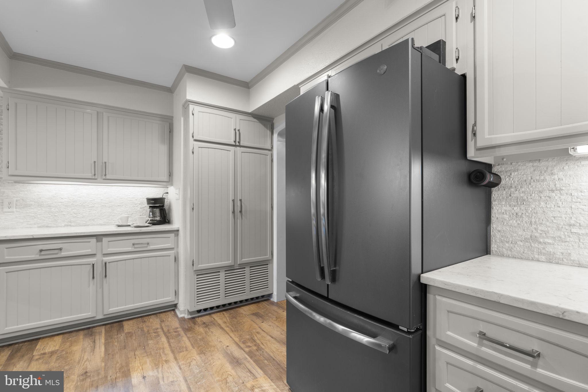 10077 Windstream Drive, Unit 4 Columbia, MD 21044 - Photo 8 of 59 Kitchen with updated appliances