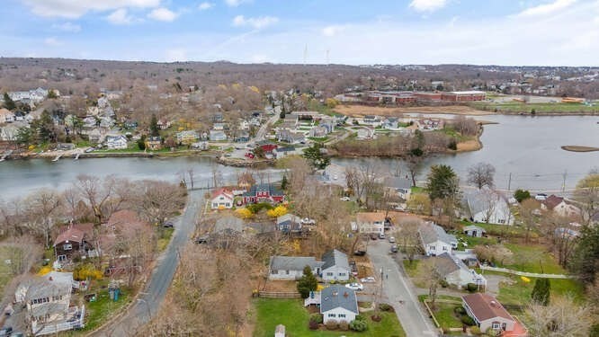 6 Ronna Road Gloucester, MA 01930 - Photo 4 of 40 Gallery Image 4