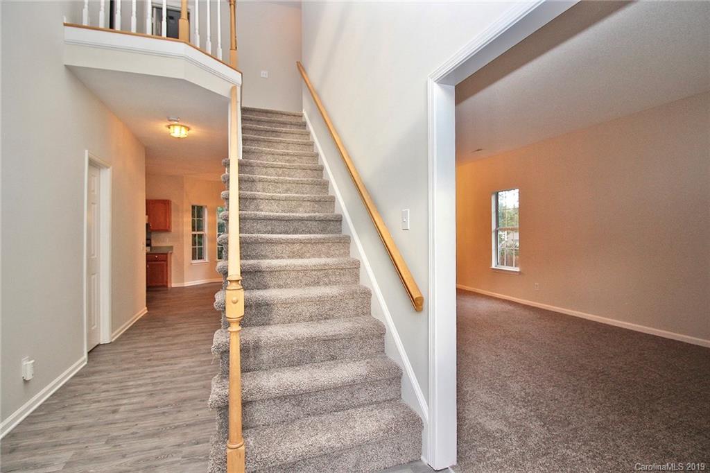 7031 Reedy Creek Road Charlotte, NC 28215 - Photo 2 of 35
