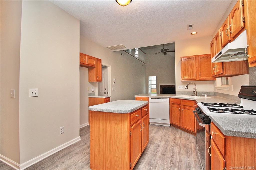 7031 Reedy Creek Road Charlotte, NC 28215 - Photo 13 of 35