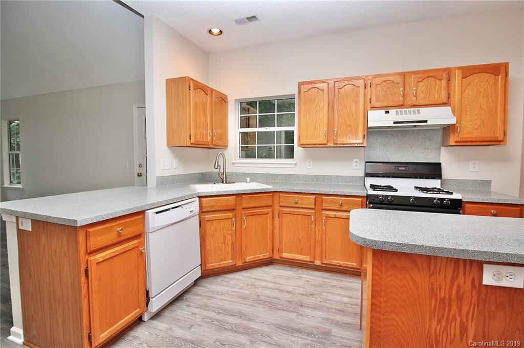 7031 Reedy Creek Road Charlotte, NC 28215 - Photo 15 of 35