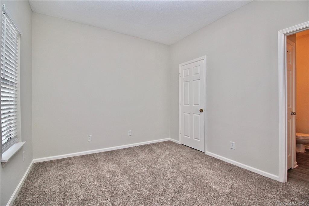 7031 Reedy Creek Road Charlotte, NC 28215 - Photo 3 of 35