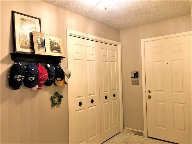 240 Windsor Ridge, Unit 31 New Castle, PA 16105 - Photo 4 of 25 Gallery Image 4