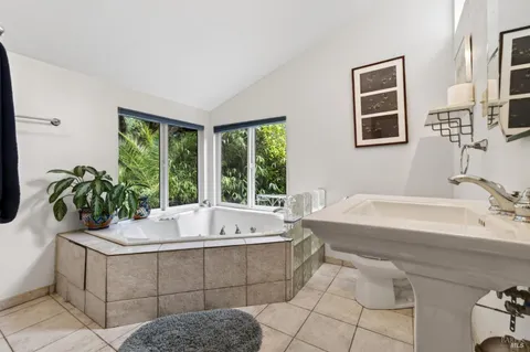 $2,500,000 | 2348 Mill Creek Lane, Healdsburg, CA 95448