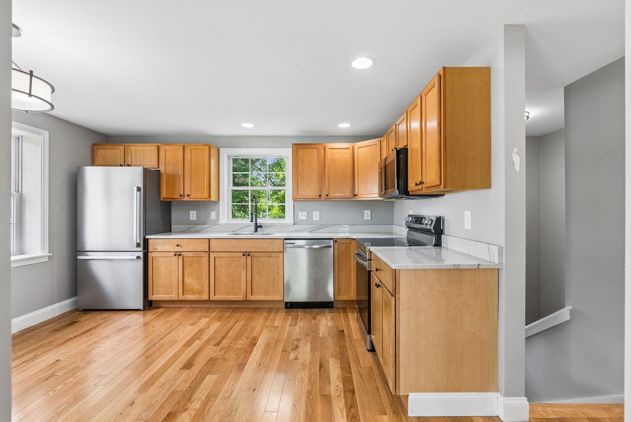 106 Romano Road South Portland, ME 04106 - Photo 12 of 49 33_DSC09617