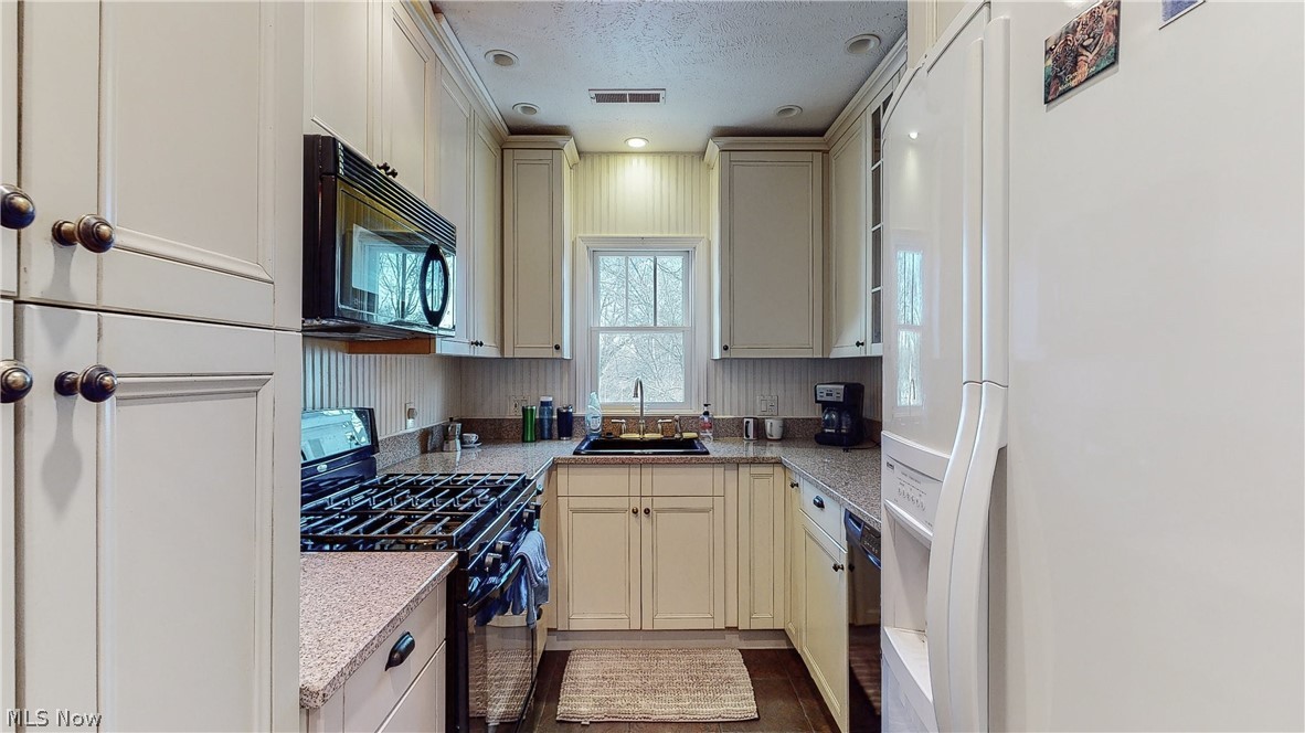 105 Edgerton Road Akron, OH 44303 - Photo 26 of 35 Gallery Image 26