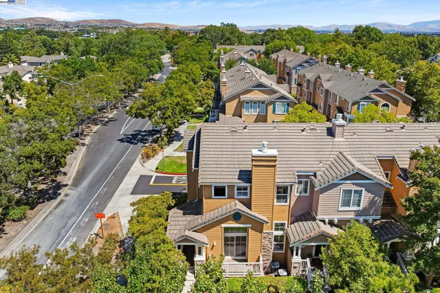 $1,099,000 | 4630 Central Parkway, Dublin, CA 94568