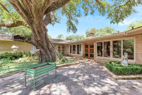 $895,000 | 3 Bingaman Lane, Natchez, MS 39120