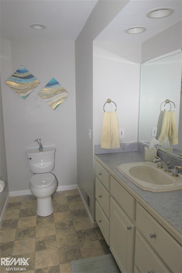 56205 Omo Road Macomb, MI 48042 - Photo 35 of 60