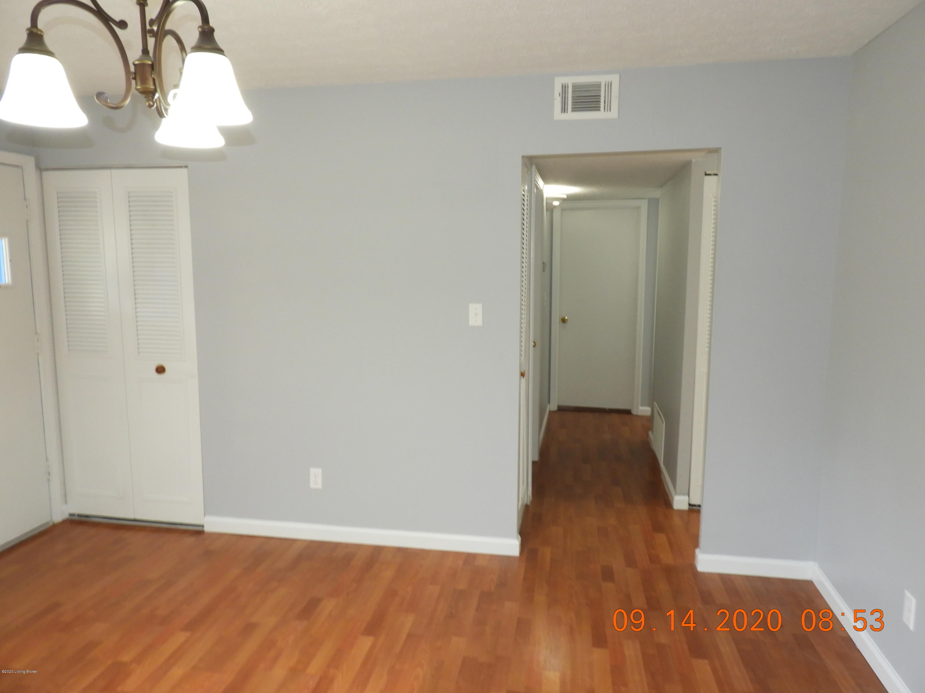 6602 Price Ln Road Louisville, KY 40229 - Photo 8 of 34 DSCN7042