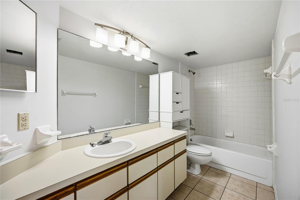 218 Northwest 50th Boulevard, Unit K Gainesville, FL 32607 - Photo 10 of 40