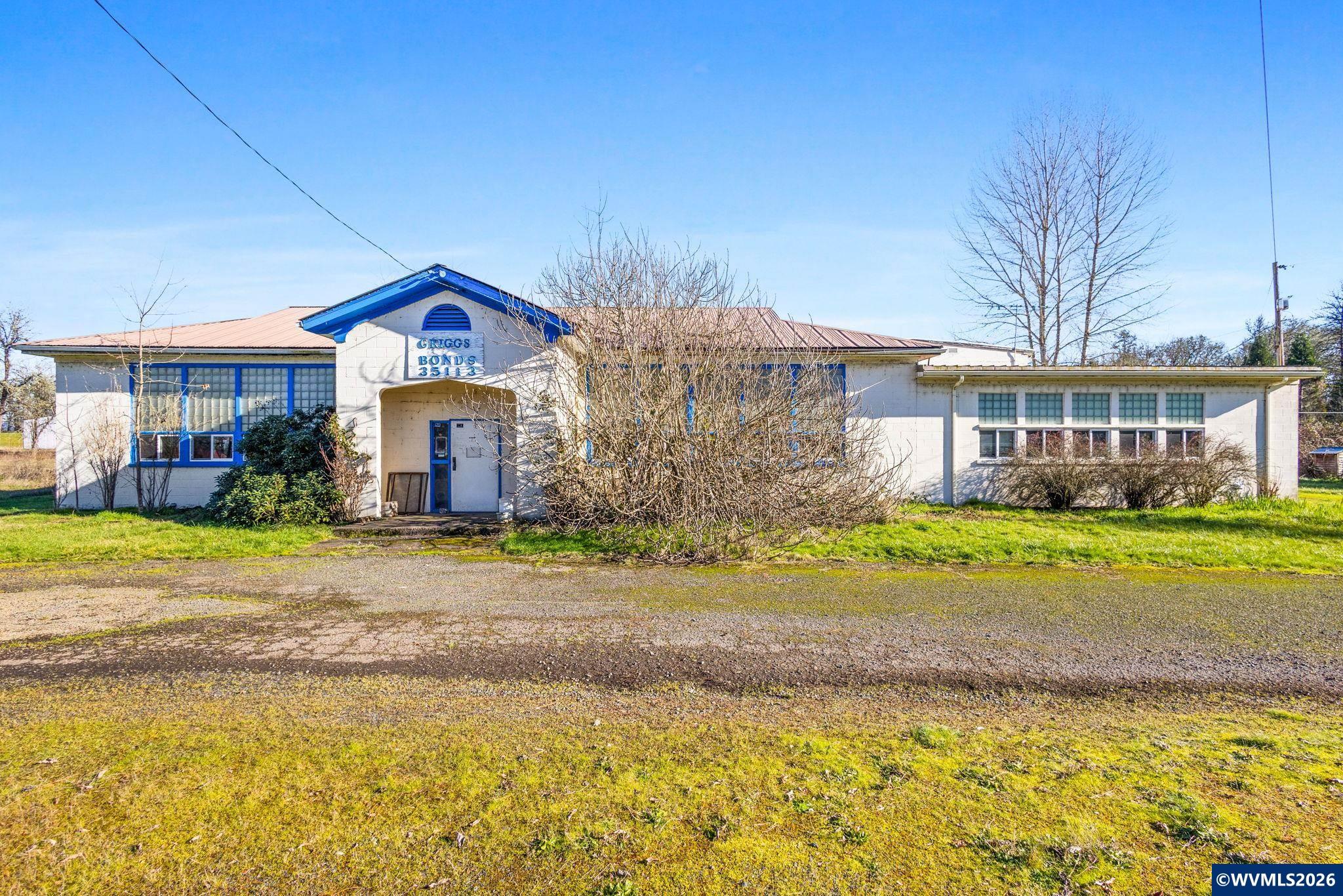 35113 Brewster Road Lebanon, OR 97355 - Photo 4 of 48