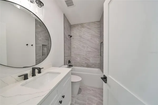 $5,895 | 4324 West Gray Street, Unit 2, Tampa, FL 33609