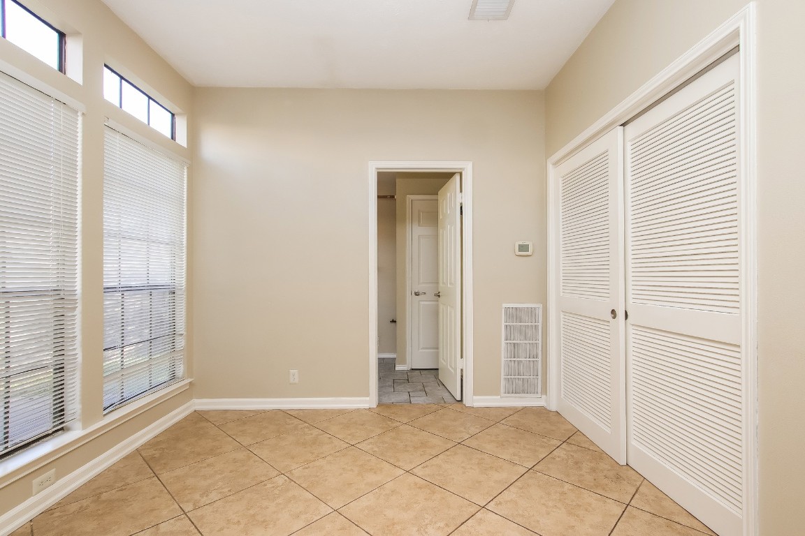2802 Hummingbird Circle Cedar Park, TX 78613 - Photo 6 of 15 a view of an empty room and window