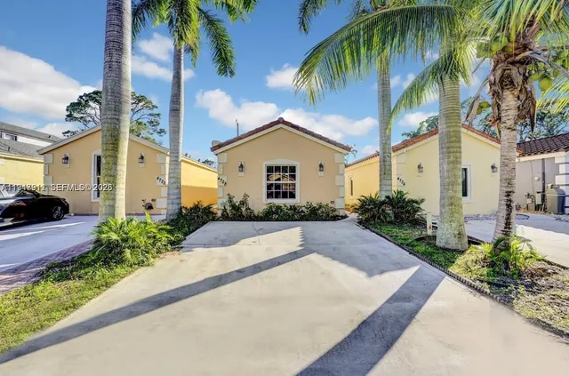 $2,600 | 4728 Clemens Street, Unit 4728, Lake Worth, FL 33463