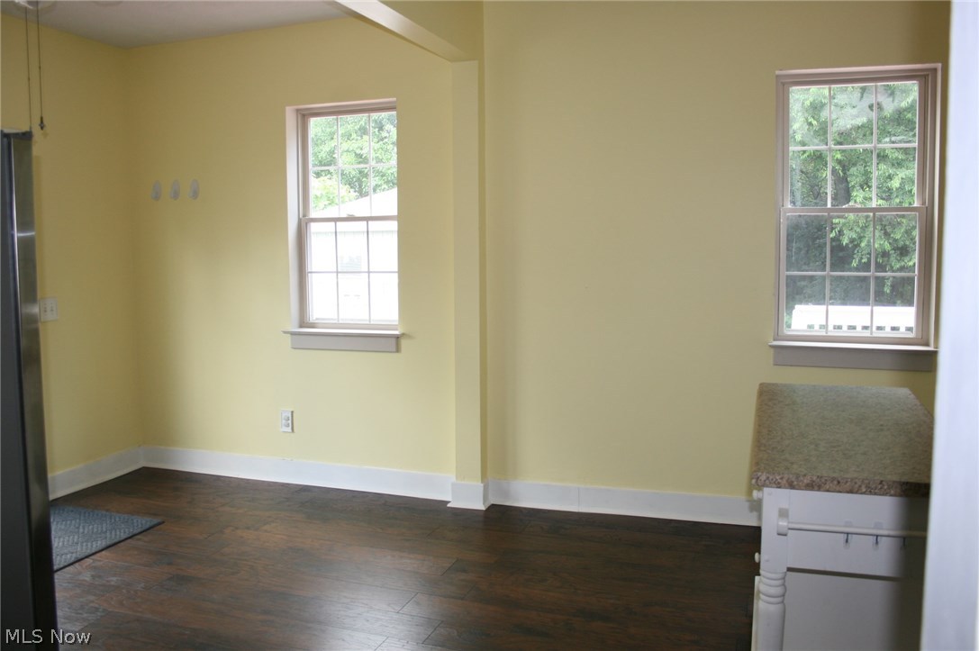 894 Walnut Road Southeast Massillon, OH 44646 - Photo 7 of 32 Gallery Image 7
