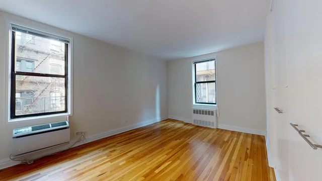 $7,850 | 305 West 13th Street, Unit 6B | West Village