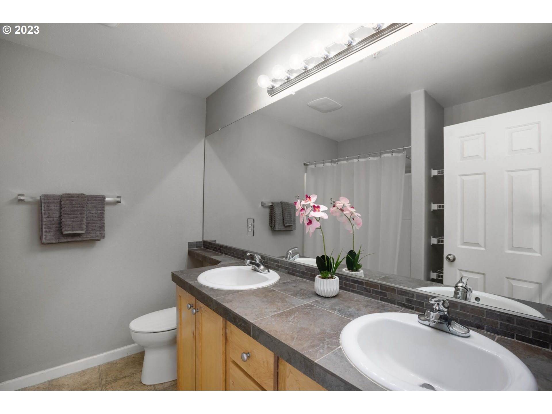 15430 Southwest Sparrow Loop, Unit 101 Beaverton, OR 97007 - Photo 16 of 26 Gallery Image 16