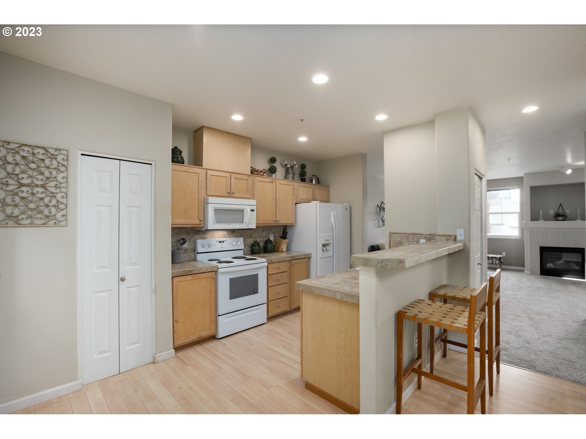 15430 Southwest Sparrow Loop, Unit 101 Beaverton, OR 97007 - Photo 8 of 26 Gallery Image 8