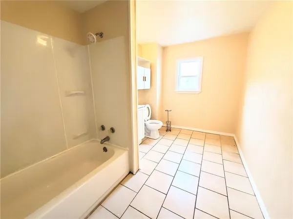 $895 | 114 Earl Street, Pittsburgh, PA 15204
