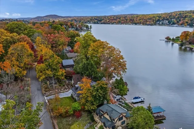 $1,795,000 | 53 Oakwood Trail, Sparta, NJ 07871