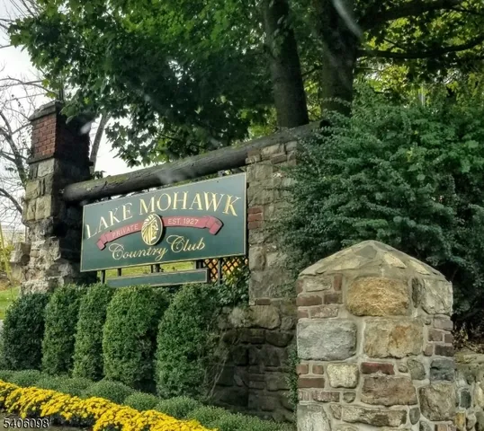 $1,795,000 | 53 Oakwood Trail, Sparta, NJ 07871