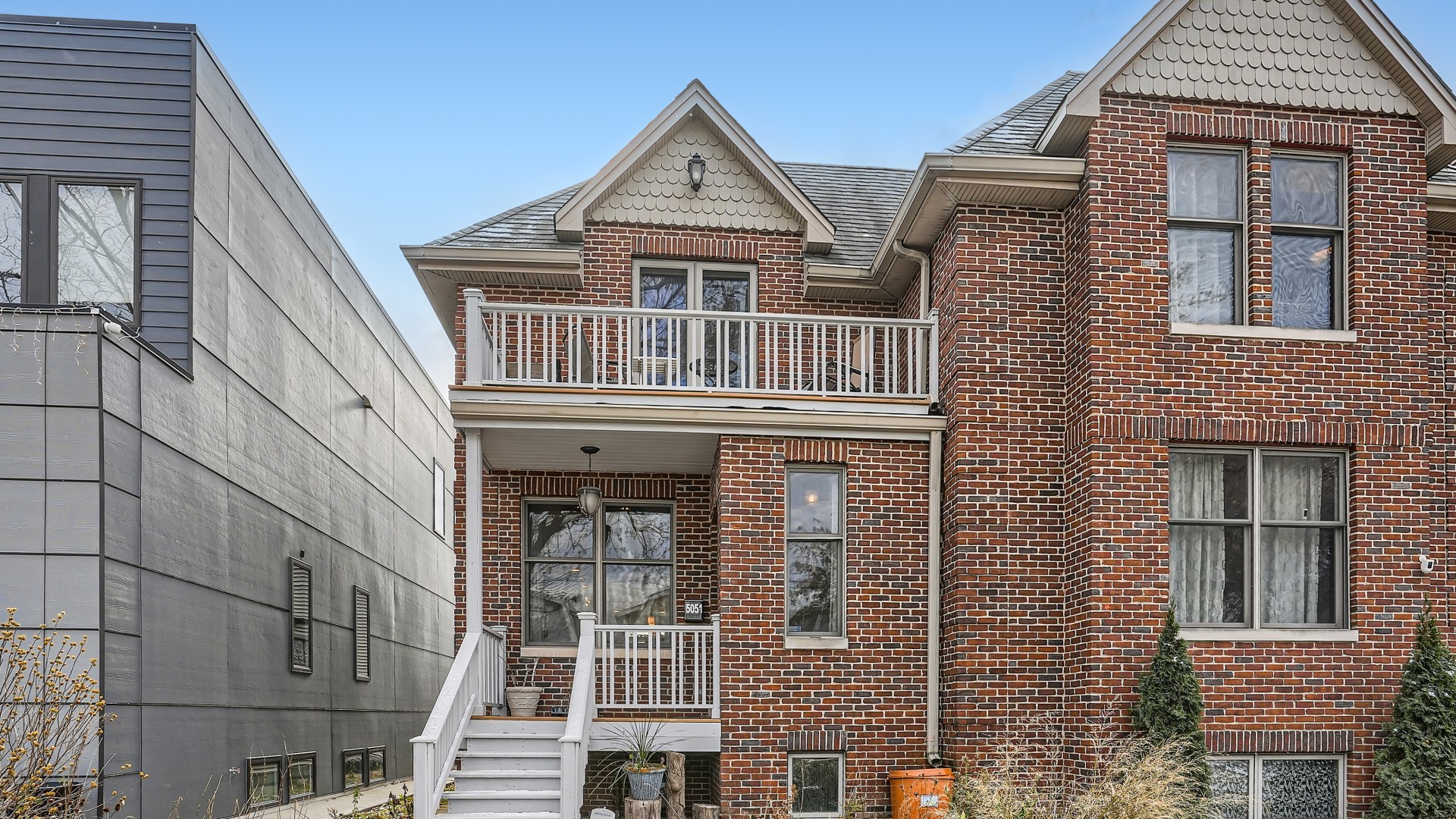 5051 West Winnemac Ave