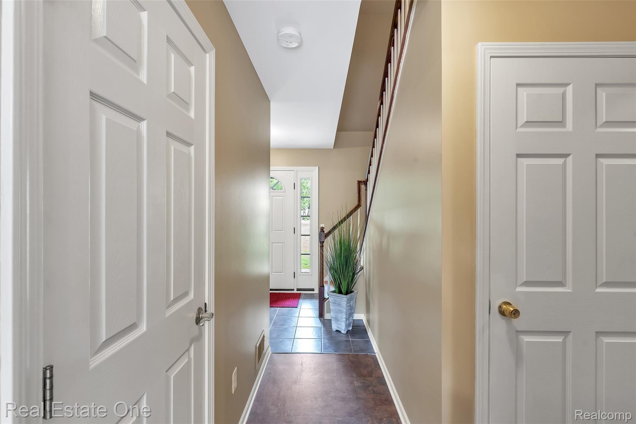 3112 Hunters Way Pinckney, MI 48169 - Photo 5 of 56 07-3112 Hunders Way-WindowStill-Rea.jpg
