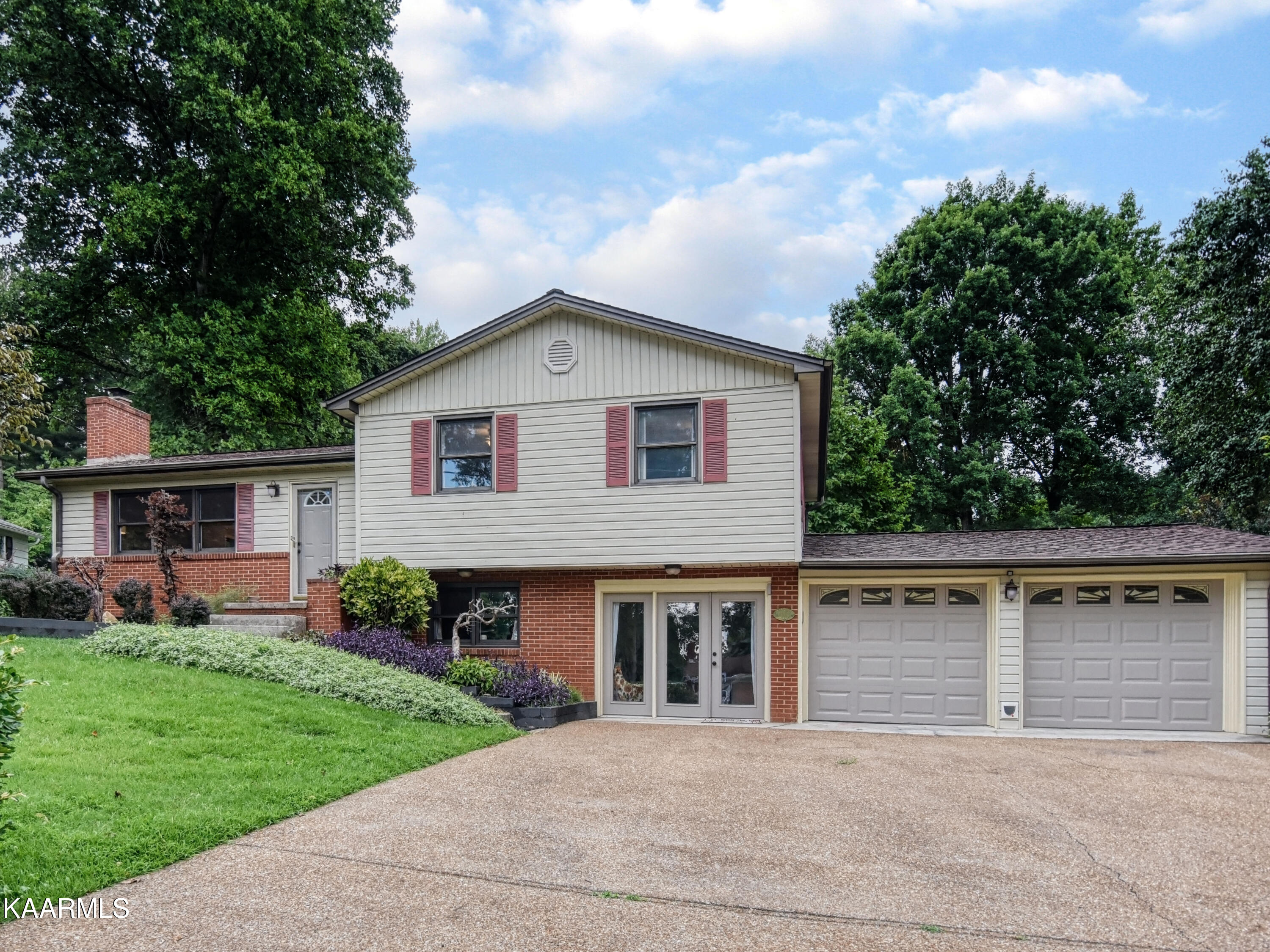4433 Deerfield Road Knoxville, TN 37921 - Photo 3 of 32 4433 Deerfield 33