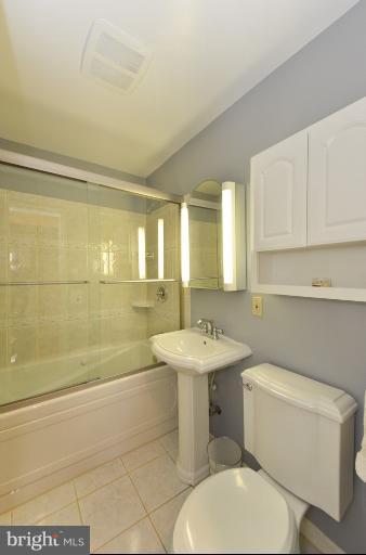 6517 29th Street North Arlington, VA 22213 - Photo 12 of 29 Bath 2