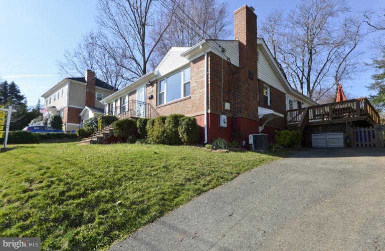 6517 29th Street North Arlington, VA 22213 - Photo 19 of 29 Exterior (Front)