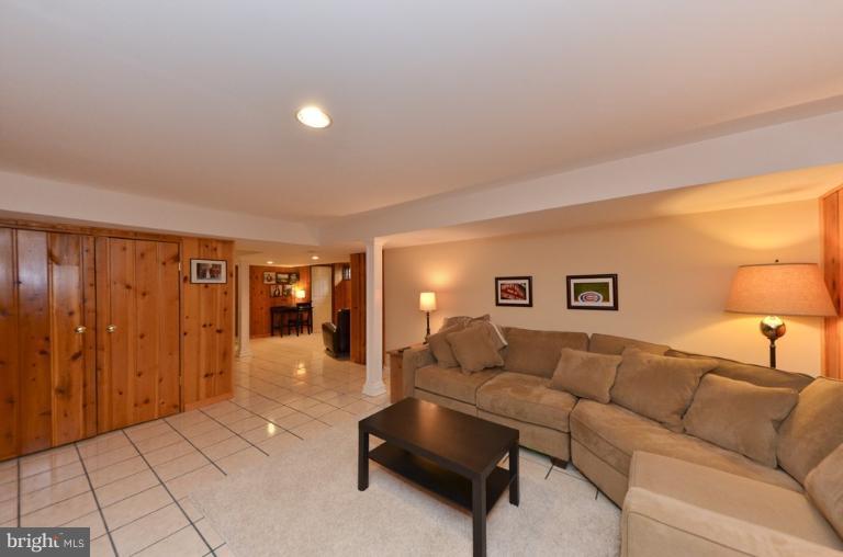 6517 29th Street North Arlington, VA 22213 - Photo 28 of 29 Family Room