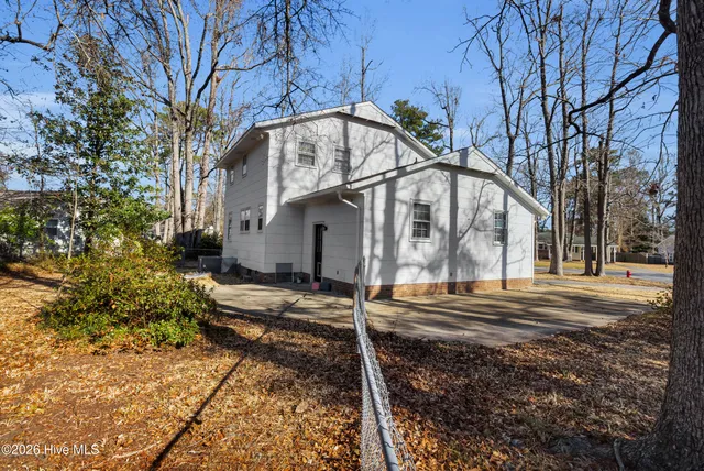 $1,700 | 817 Edgewood Drive, Jacksonville, NC 28540