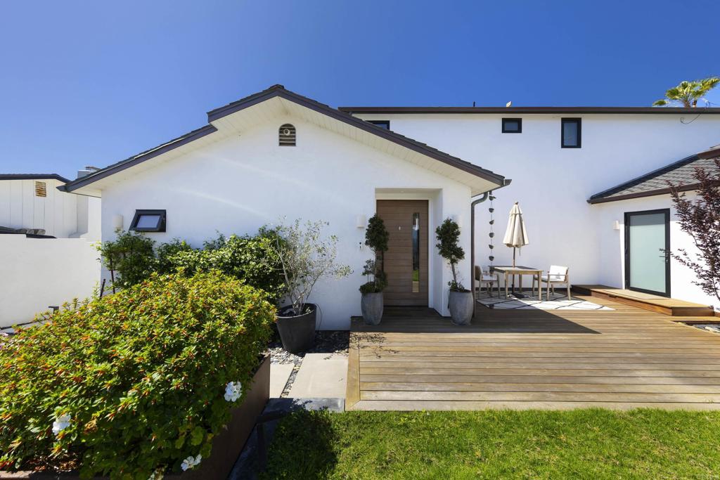 1472 Neptune Avenue Encinitas, CA 92024 - Photo 6 of 33