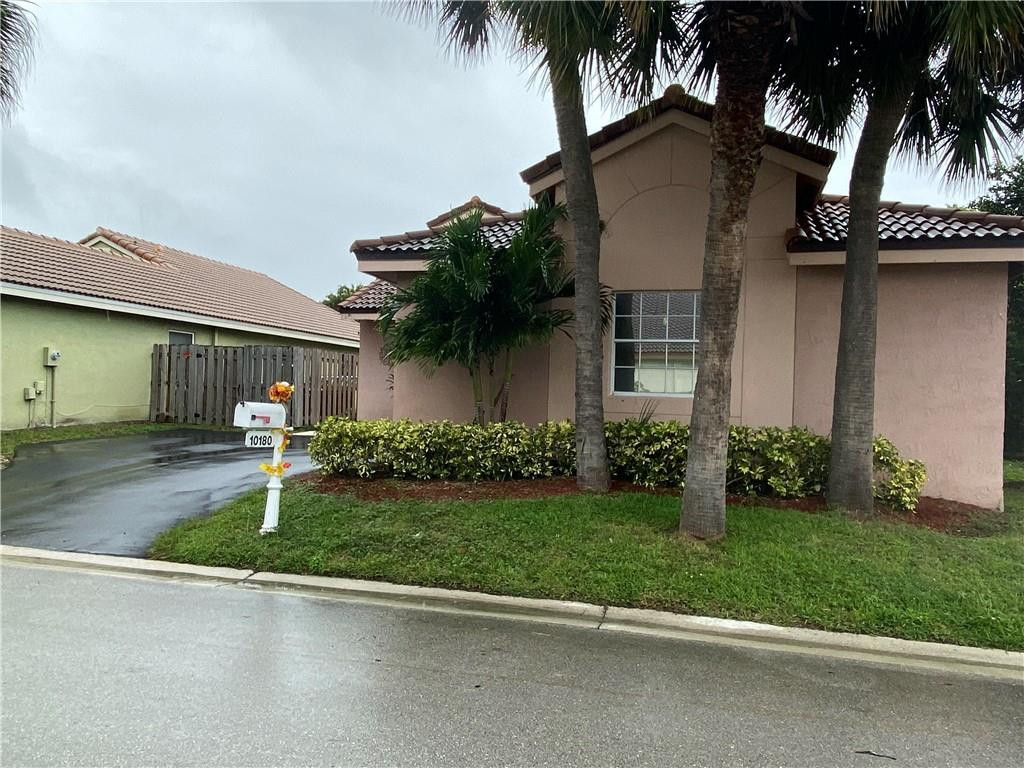 10180 Fanfare Drive Boca Raton, FL 33428 - Photo 2 of 33 Photo 2