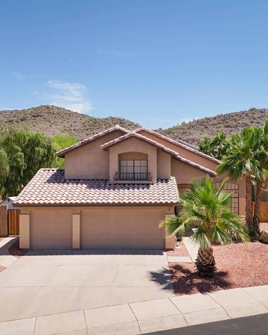 20619 North 16th Way Phoenix, AZ 85024 - Photo 50 of 50 a front view of a house with a yard