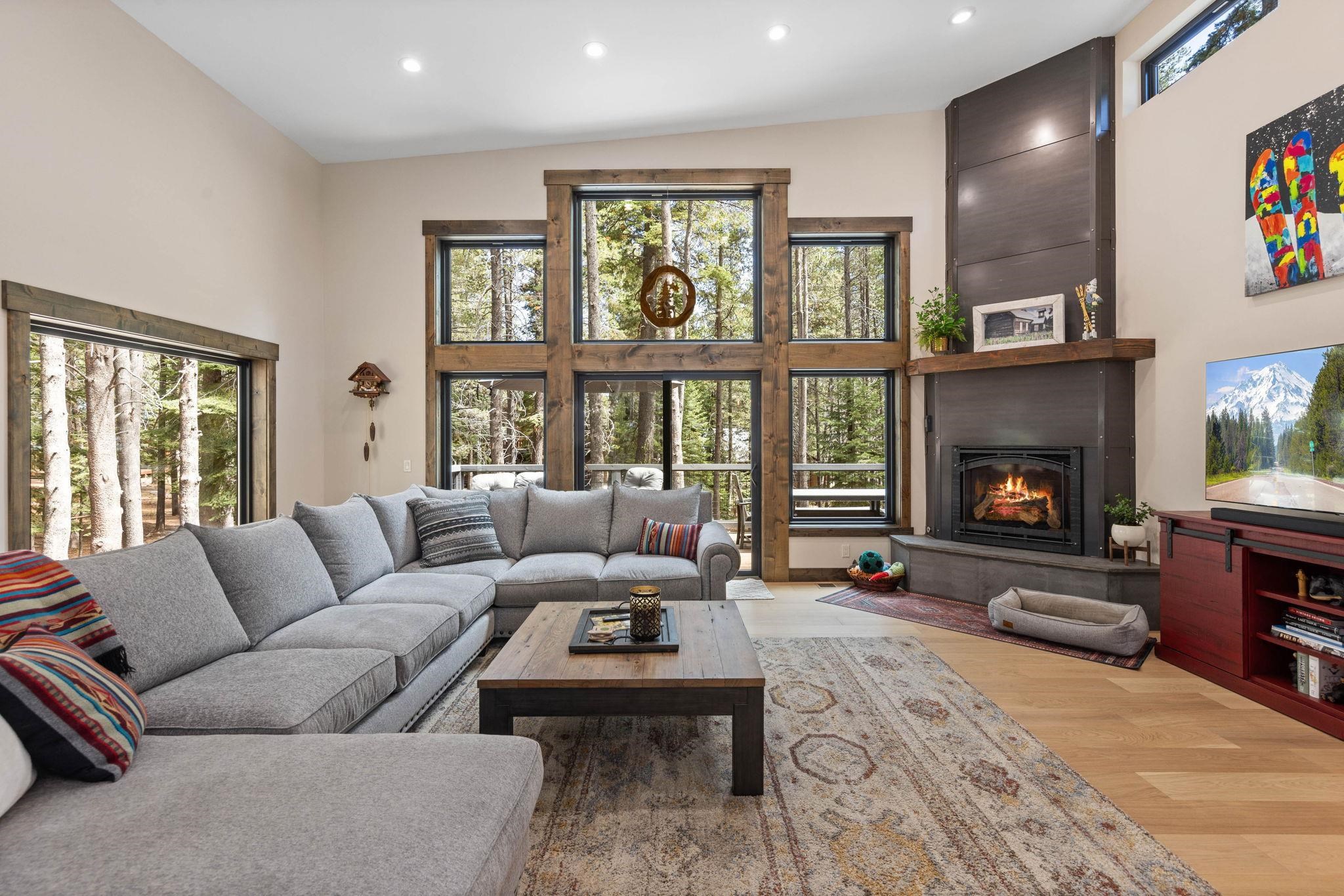 11795 Chalet Road Truckee, CA 96161 - Photo 3 of 28 Gallery Image 3