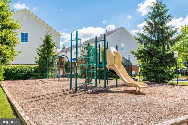 a view of a park and entertaining space