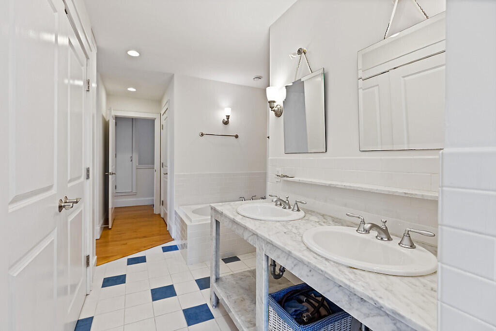 183 Mountain Road Falmouth, ME 04105 - Photo 35 of 65 28_BP5A0625_DxO_mls
