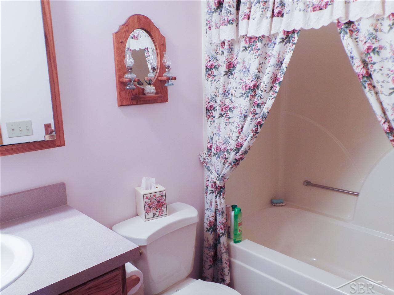6120 North Seymour Road Flushing, MI 48433 - Photo 24 of 27 31315958-23.JPG