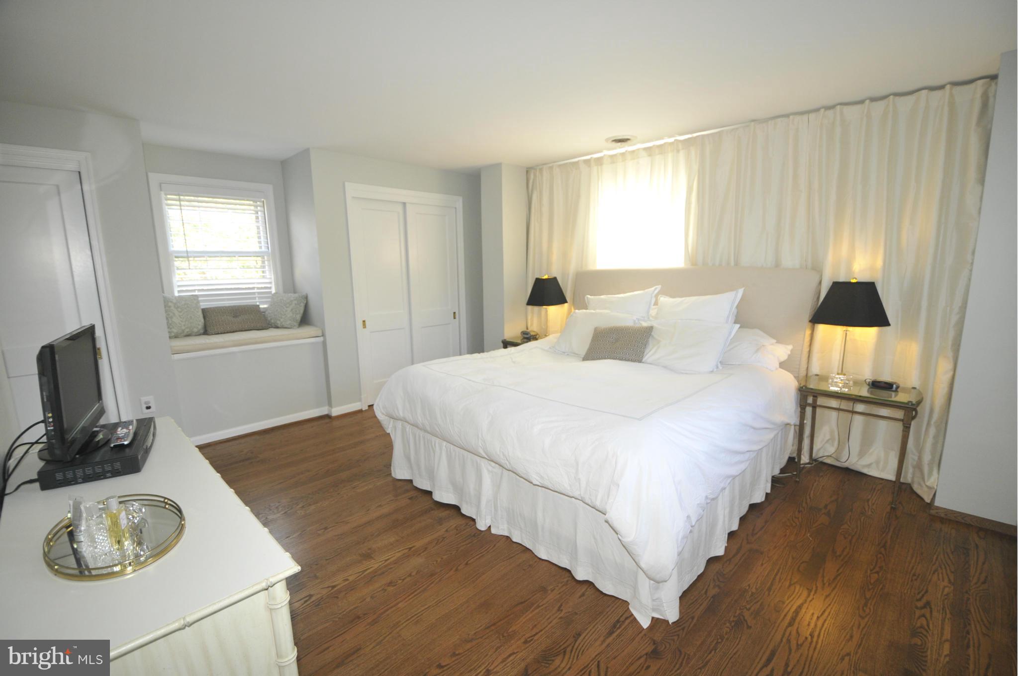 501 Sussex Road Towson, MD 21286 - Photo 17 of 30 Bedroom (Master)