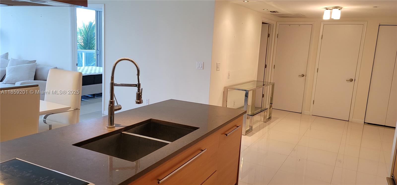 495 Brickell Avenue, Unit 420 Miami, FL 33131 - Photo 8 of 73