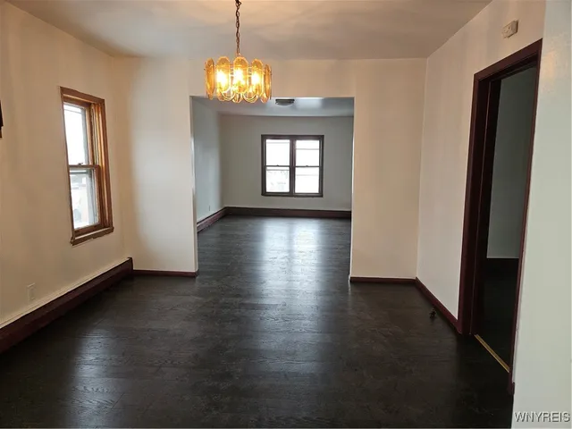 $1,350 | 1037 Walden Avenue, Unit 3, Cheektowaga, NY 14211