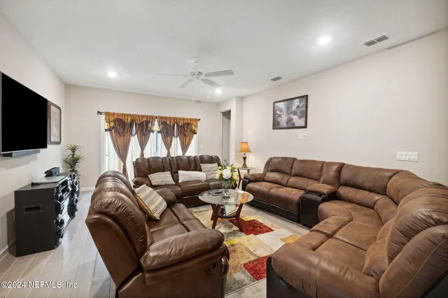 $350,000 | 10199 Powell Creek Court, Jacksonville, FL 32222