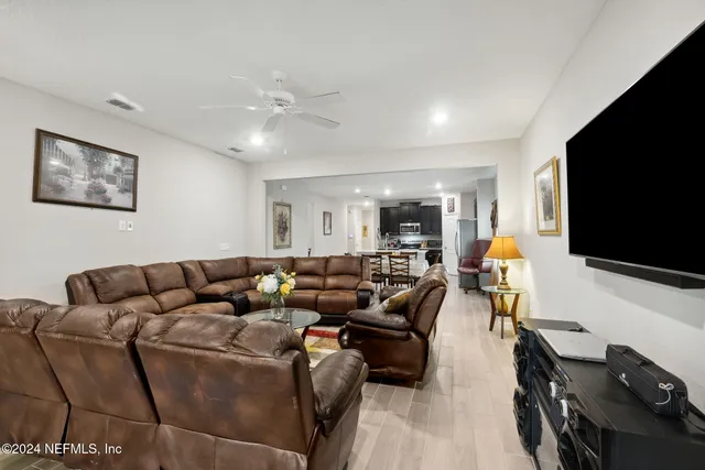 $350,000 | 10199 Powell Creek Court, Jacksonville, FL 32222