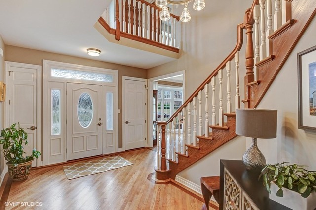 8750 Aintree Lane Burr Ridge, IL 60527 - Photo 7 of 25 Gallery Image 7