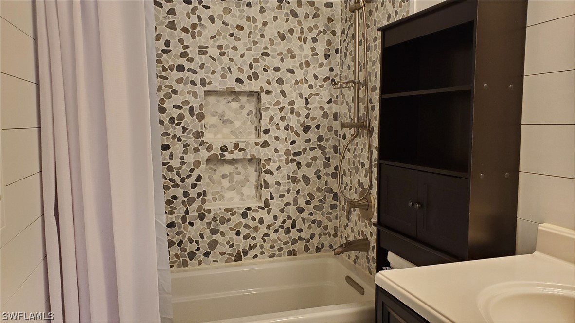 9168 Pomelo Road East Fort Myers, FL 33967 - Photo 21 of 34 Gallery Image 21